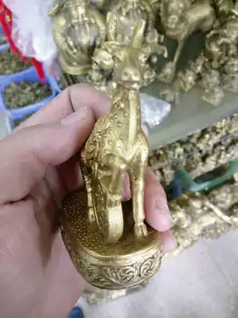 Antiguo chino călărie și bucurați-estatua de ciervo de latón para recoger tesoro. Recoger los mejores productos