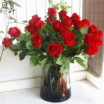 Artificiale a Crescut Singură Ramură de Catifea Roșie Bud a Crescut Singură Sucursală Nunta Ziua Îndrăgostiților Acasă Decorative, Flori Artificiale
